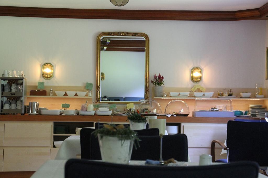 Business Class Hotel Haeckermuehle Tiefenbronn Екстериор снимка